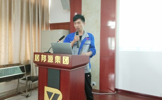 公司韓貽波經(jīng)理分享銷售談判基礎(chǔ)與技巧，提出抓住時機(jī)，體貼顧客，隨時準(zhǔn)備滿足顧客甚至準(zhǔn)顧客的需要。